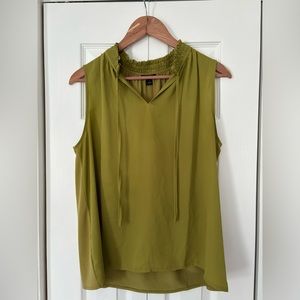 Olive Ann Taylor Blouse Size Medium
